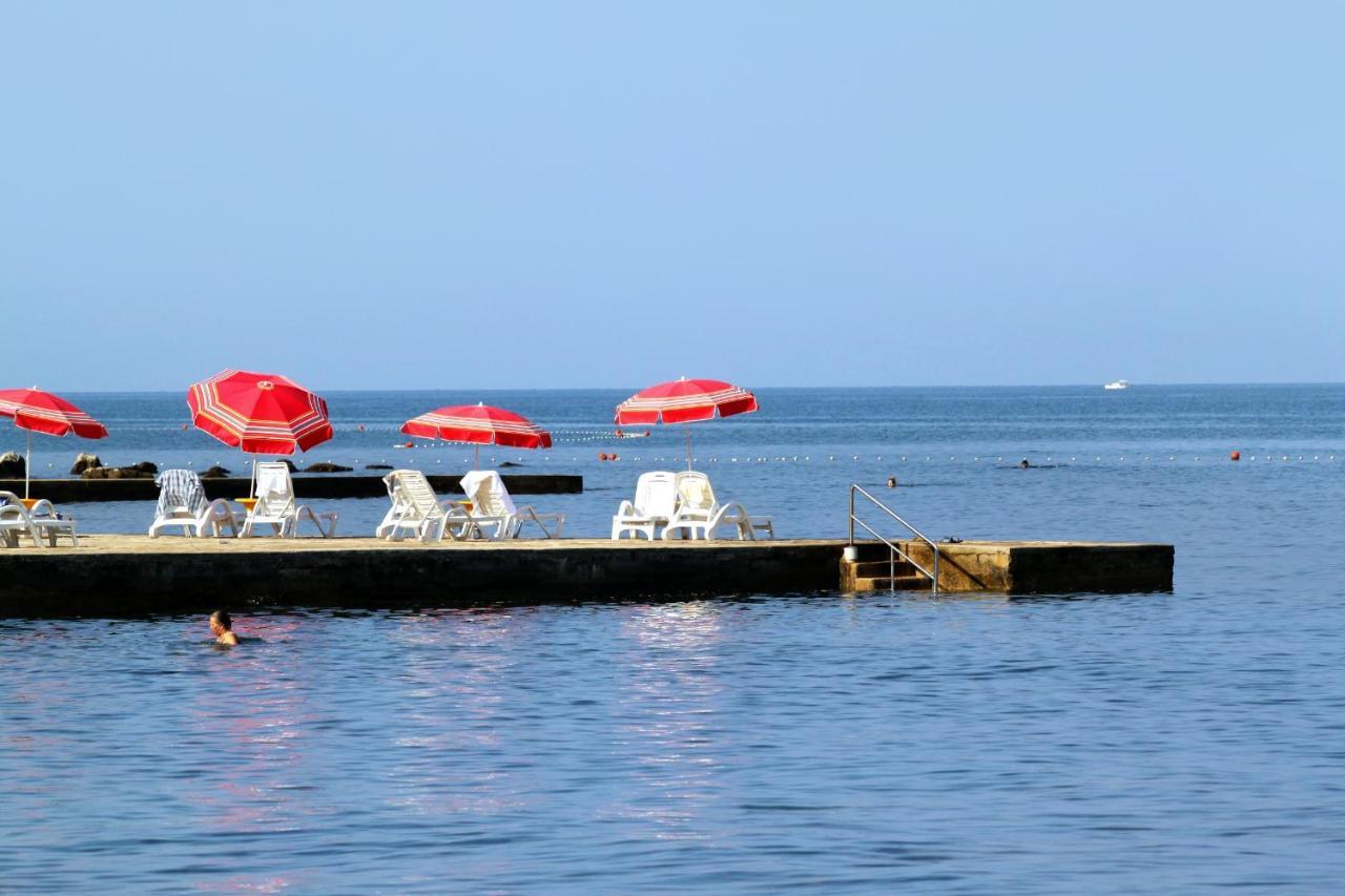 Apartments With A Parking Space Umag - 7039 Экстерьер фото
